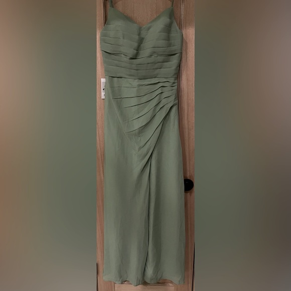 BRAND NEW Bridesmaid  8 Sage Green Pleated Front Maci Dress w/Front Split - Picture 1 of 2